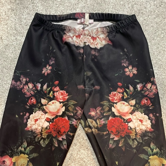 Romeo and Juliet Couture Floral Rose Leggings, sz M - Picture 5 of 12
